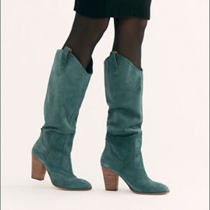 plae claire boots